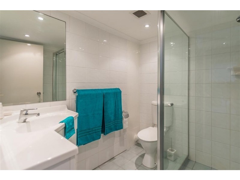 8/30 The Esplanade, Burleigh Heads QLD 4220