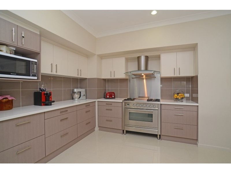 14 Skyburnett Street, Reedy Creek QLD 4227