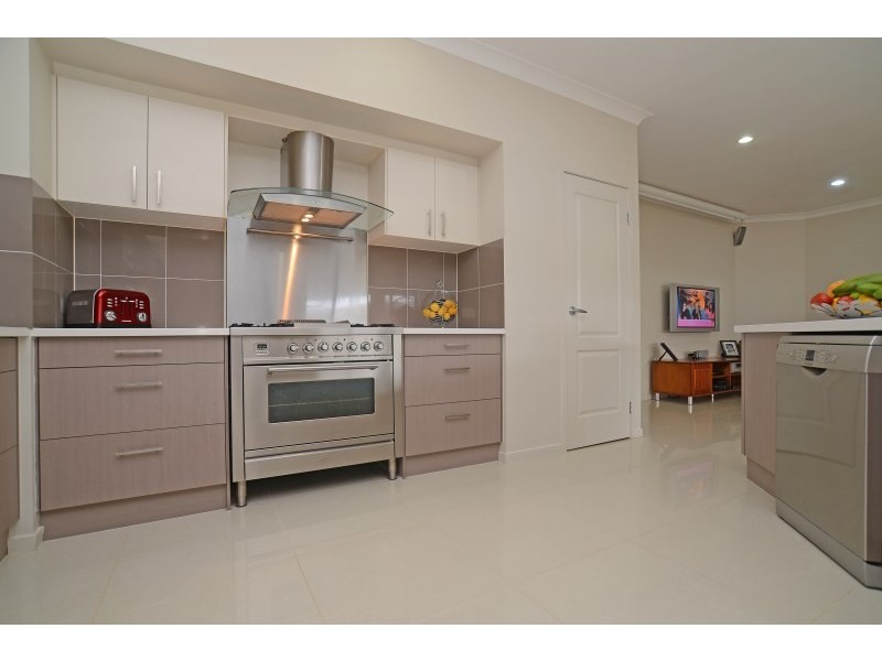 14 Skyburnett Street, Reedy Creek QLD 4227