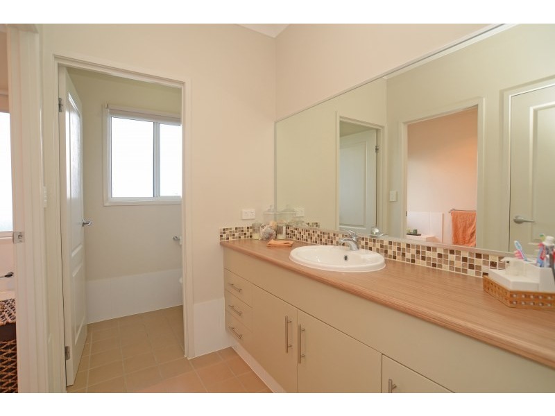 14 Skyburnett Street, Reedy Creek QLD 4227