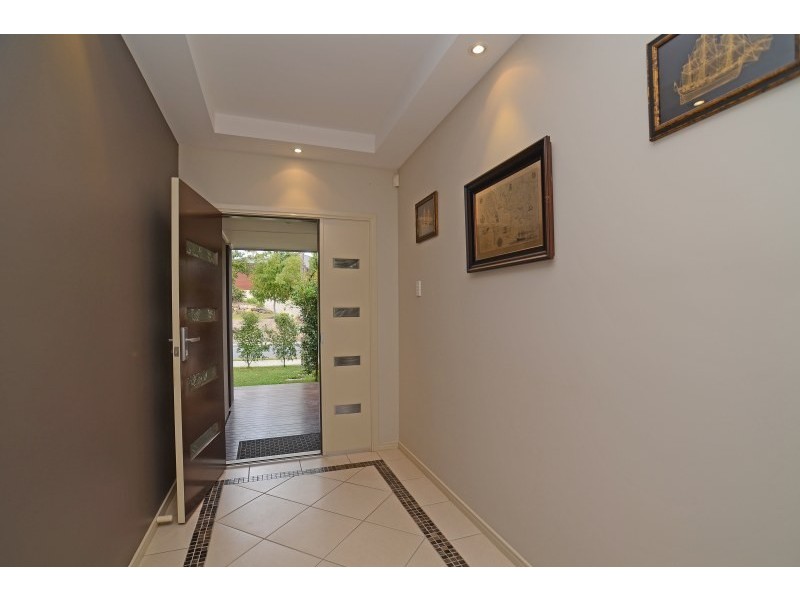 67 Observatory Drive, Reedy Creek QLD 4227
