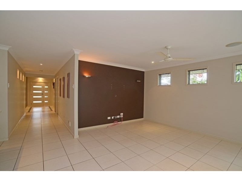 67 Observatory Drive, Reedy Creek QLD 4227