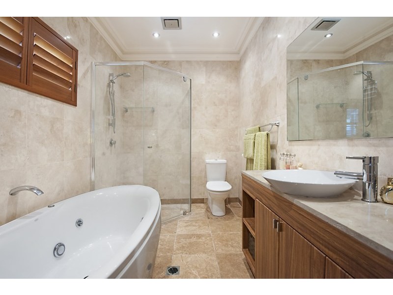 1808 Lower Gold Coast Highway, Burleigh Heads QLD 4220