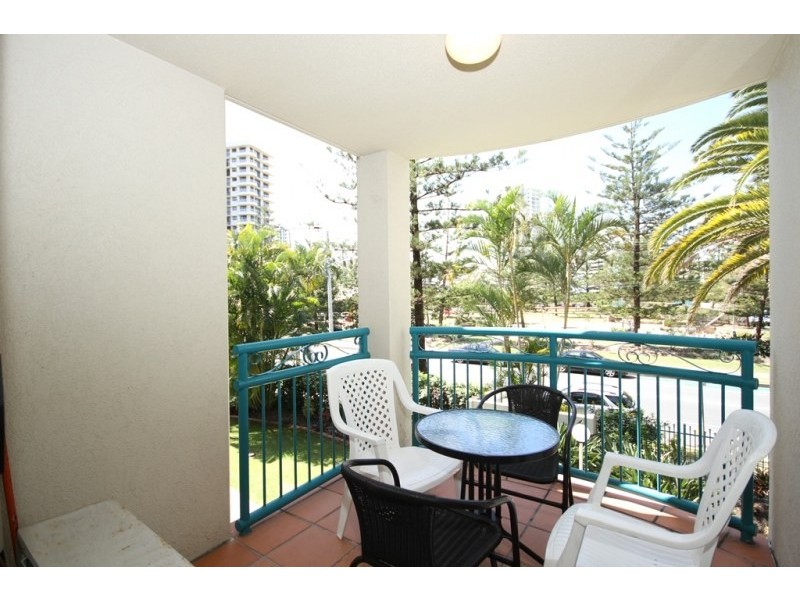 30/112 Surf Parade, Broadbeach QLD 4218