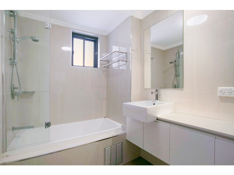 508 Marine Parade, Biggera Waters QLD 4216