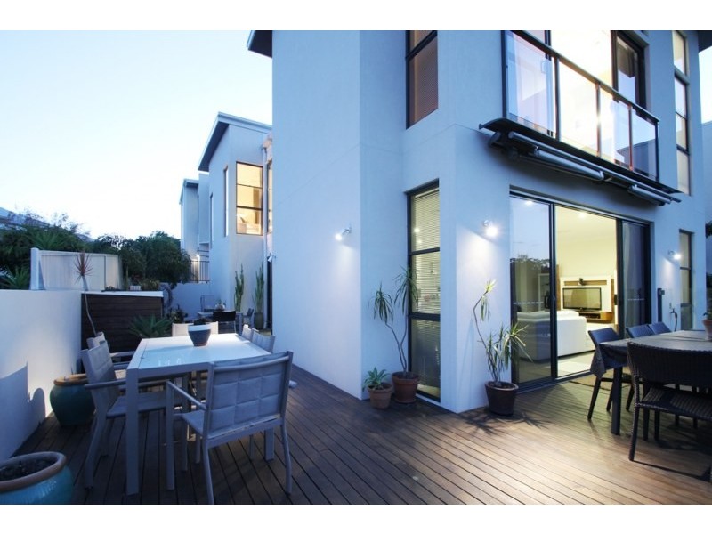 1/22 Andromeda Parade, Robina QLD 4226