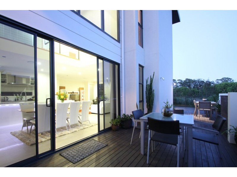 1/22 Andromeda Parade, Robina QLD 4226