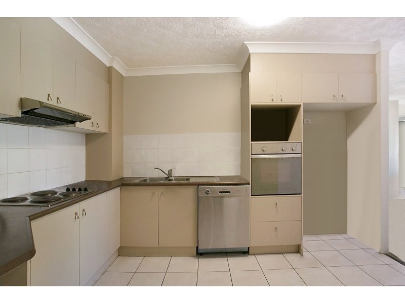 2 Johnston Street, Southport QLD 4215