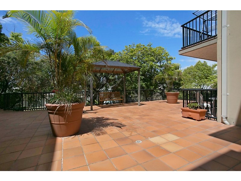 2 Johnston Street, Southport QLD 4215