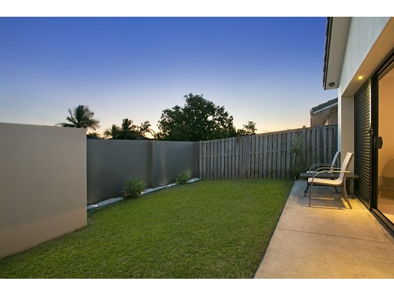 105 Honeyeater Drive, Burleigh Waters QLD 4220