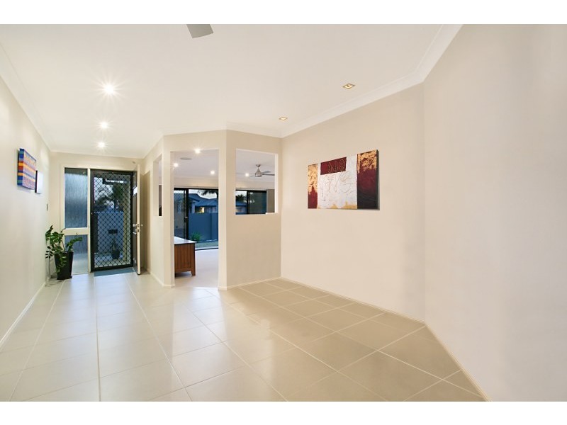 105 Honeyeater Drive, Burleigh Waters QLD 4220