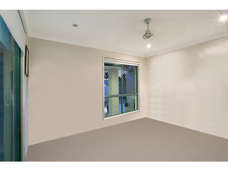 105 Honeyeater Drive, Burleigh Waters QLD 4220