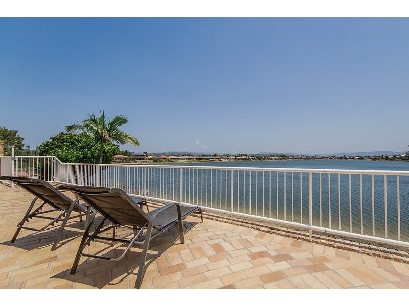 35 Pintail Crescent, Burleigh Waters QLD 4220