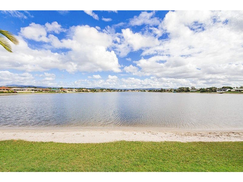 35 Pintail Crescent, Burleigh Waters QLD 4220
