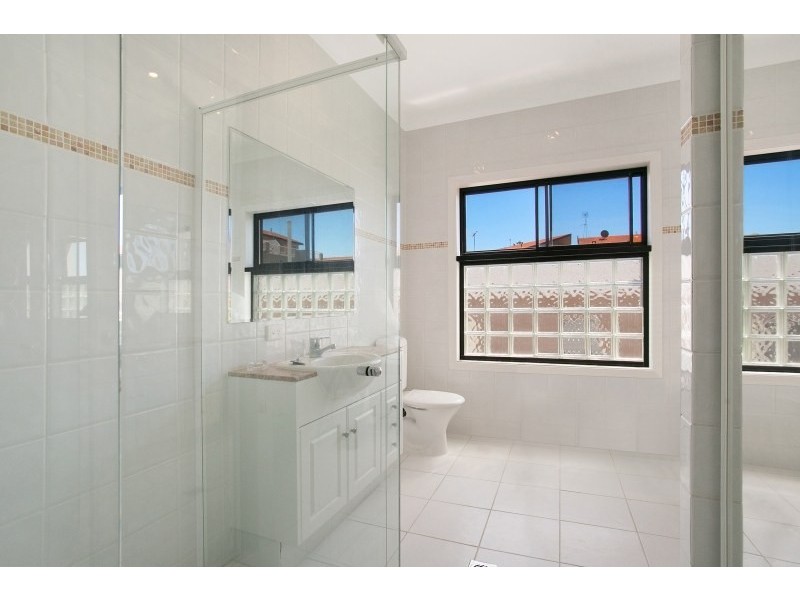 1/19 Jubilee Avenue, Broadbeach QLD 4218