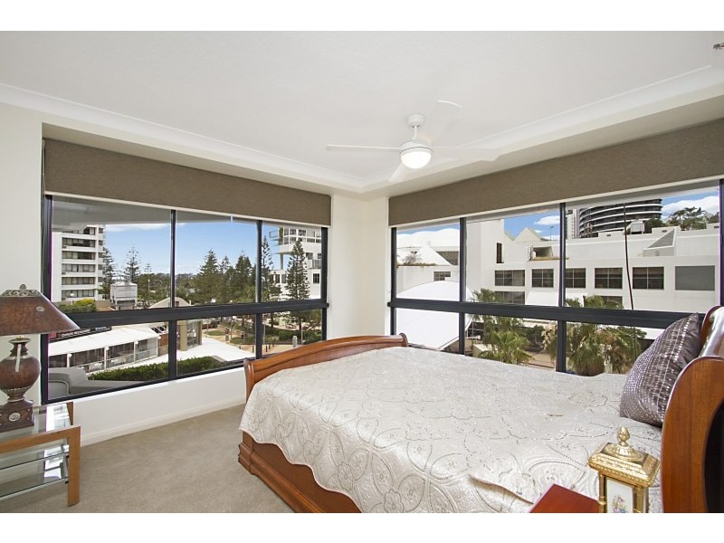 53/15 Victoria Avenue, Broadbeach QLD 4218