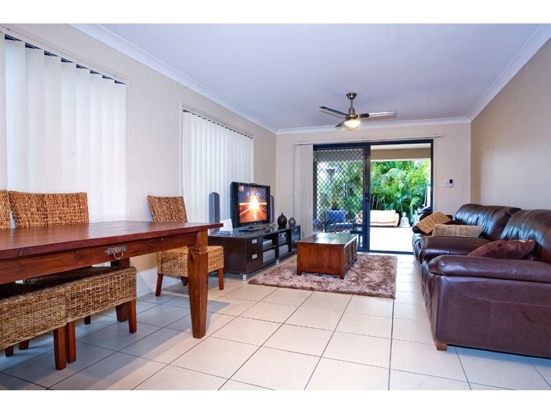 1/90 Nobby Parade, Miami QLD 4220
