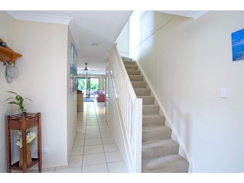 1/90 Nobby Parade, Miami QLD 4220