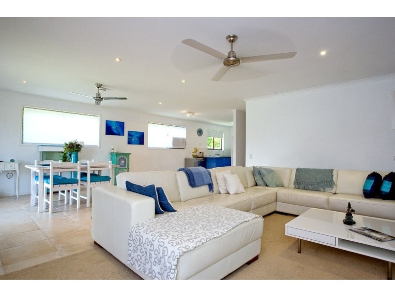 1/5 Wagtail Court, Burleigh Waters QLD 4220