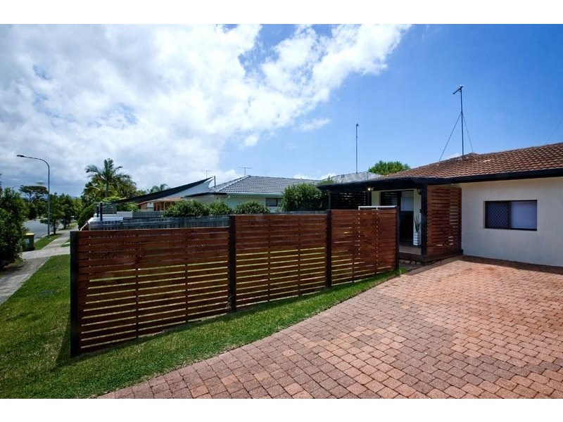 1/5 Wagtail Court, Burleigh Waters QLD 4220