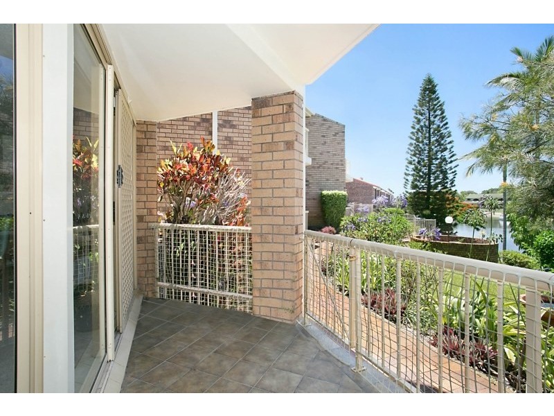 5/13-15 Aquila Court, Mermaid Waters QLD 4218