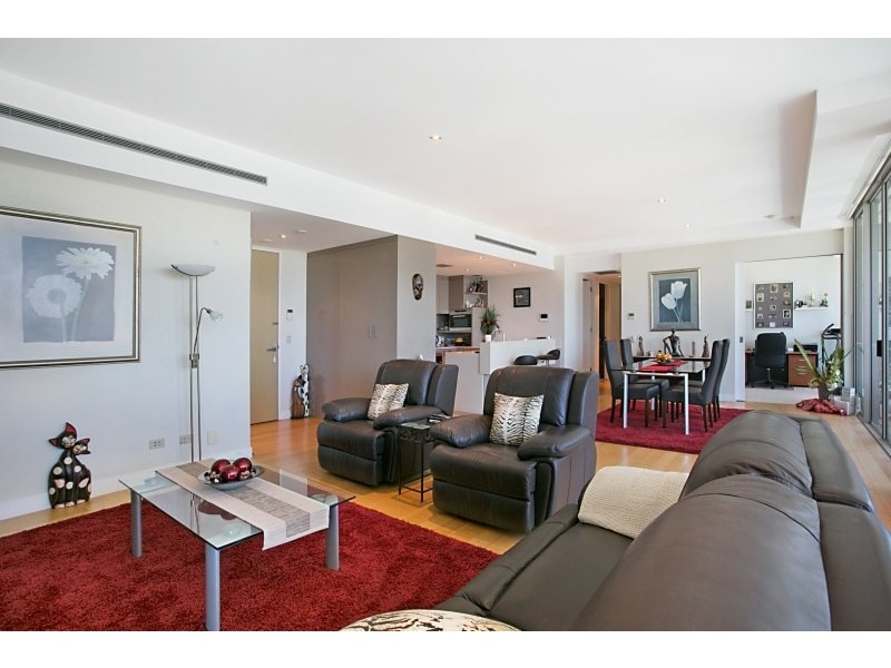 302/252 Hedges Avenue, Mermaid Beach QLD 4218