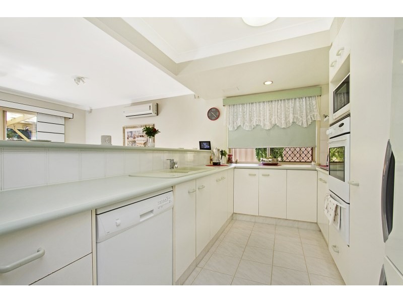 2/103 Nobby Parade, Miami QLD 4220