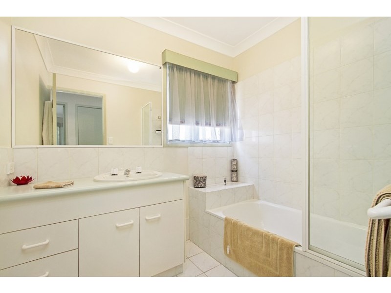 2/103 Nobby Parade, Miami QLD 4220