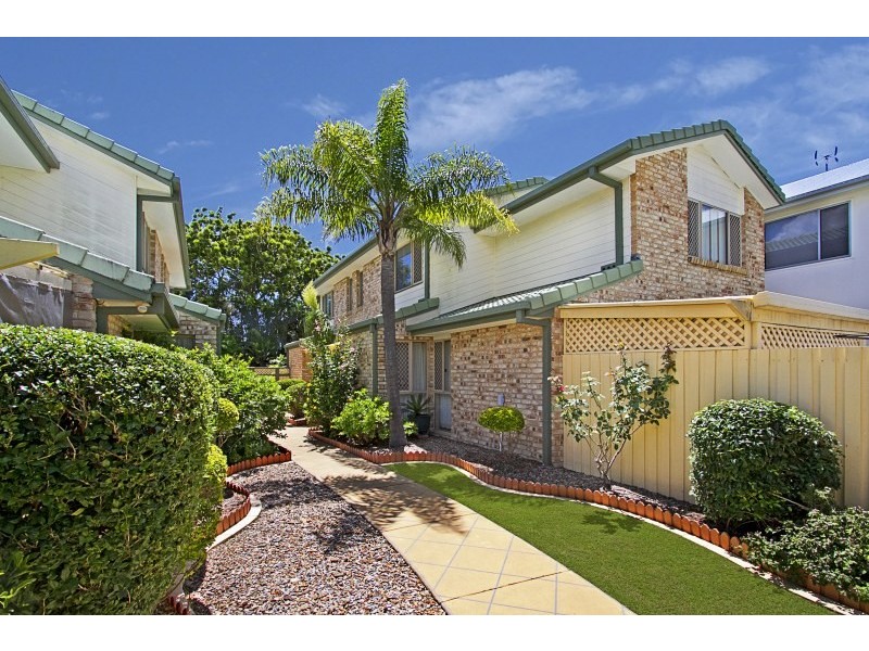 2/103 Nobby Parade, Miami QLD 4220