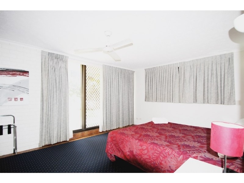 109/40 Surf Parade, Broadbeach QLD 4218