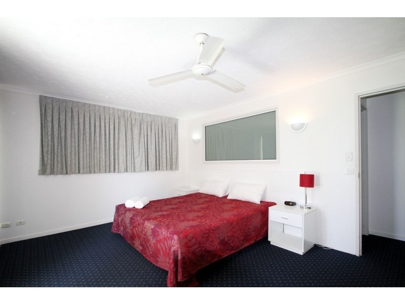 109/40 Surf Parade, Broadbeach QLD 4218