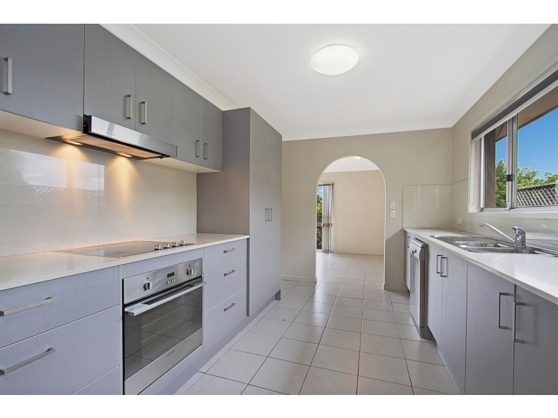 84 Salerno Street, Isle Of Capri QLD 4217