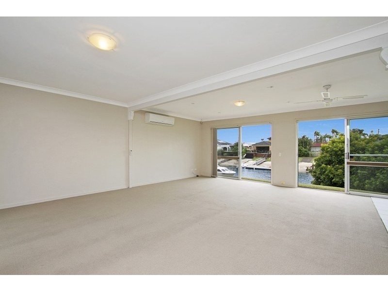 84 Salerno Street, Isle Of Capri QLD 4217