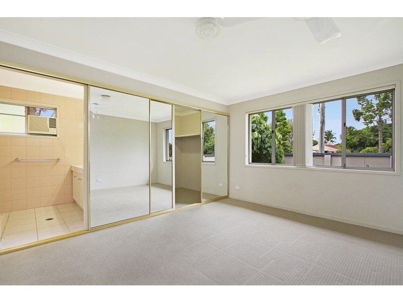 84 Salerno Street, Isle Of Capri QLD 4217