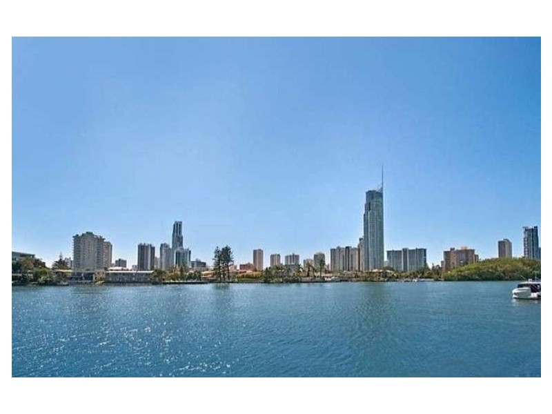 84 Salerno Street, Isle Of Capri QLD 4217