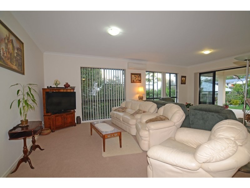 90 Observatory Drive, Reedy Creek QLD 4227