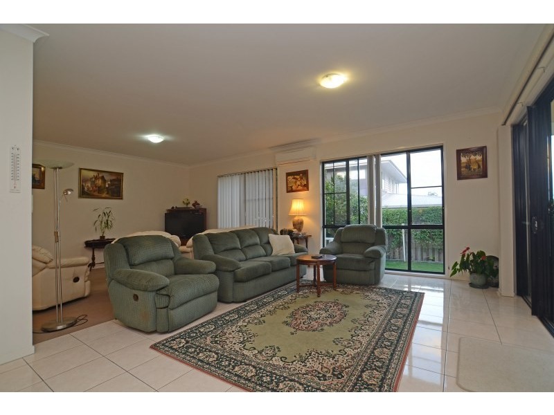 90 Observatory Drive, Reedy Creek QLD 4227