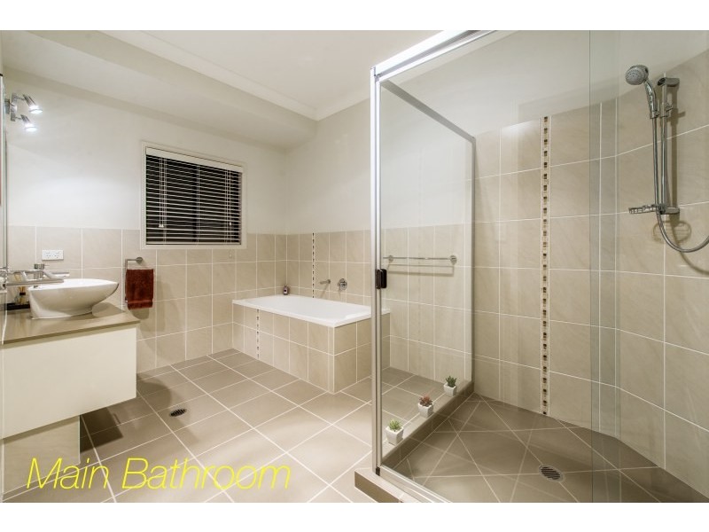 12 Culgoora Crescent, Reedy Creek QLD 4227