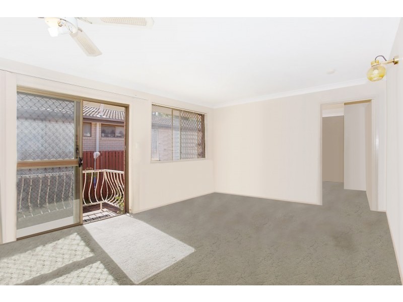 1/33 Mountain View Avenue, Miami QLD 4220