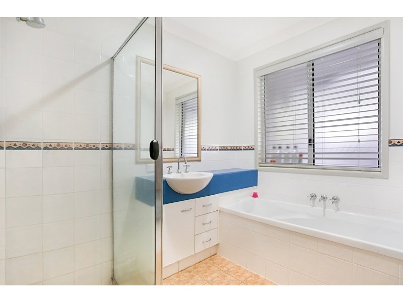 31 Seville Circuit, Burleigh Waters QLD 4220