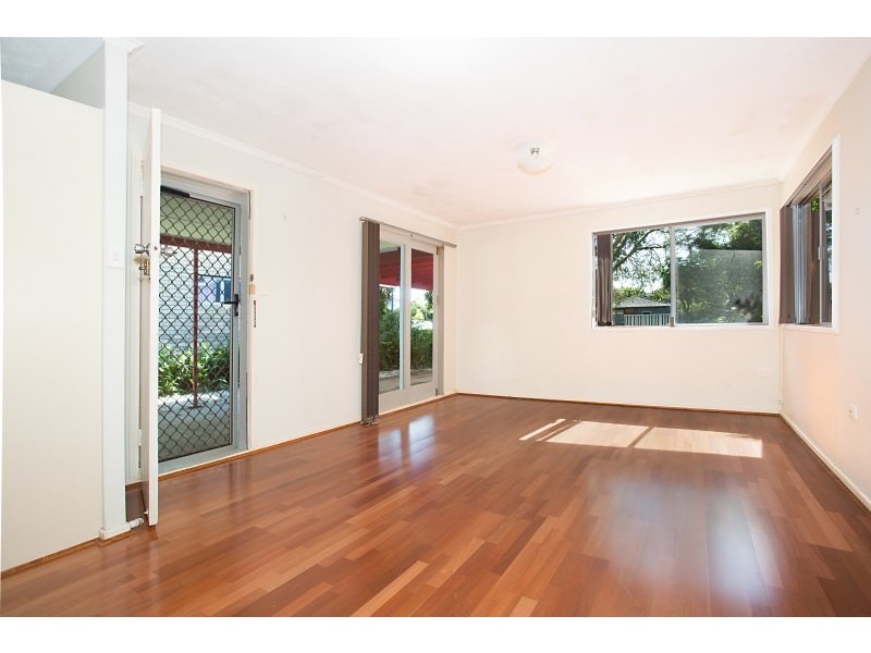 98 Albion Avenue, Miami QLD 4220