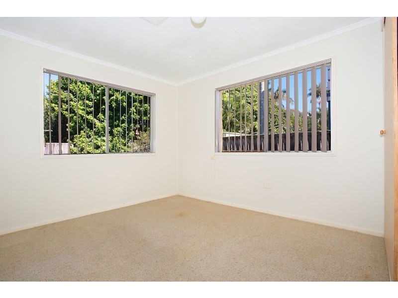 98 Albion Avenue, Miami QLD 4220