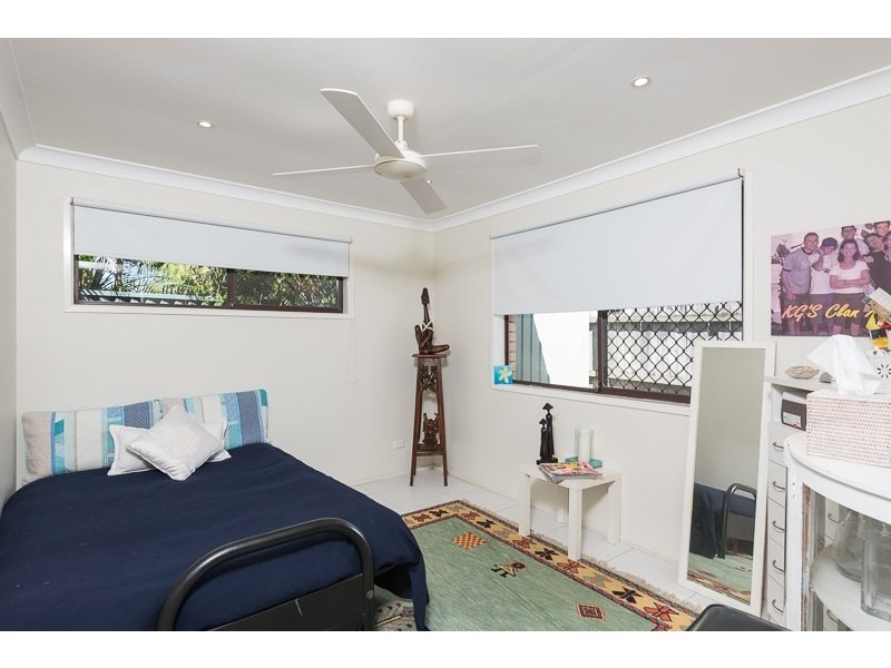 2/24 Macaw Avenue, Miami QLD 4220