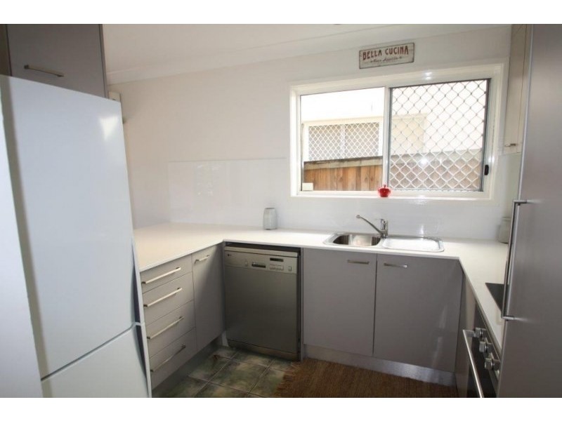 1/106 Nobby Parade, Miami QLD 4220