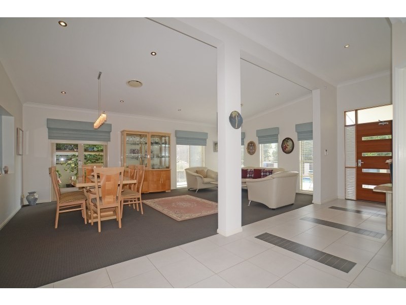 8 Gilgandra Close, Reedy Creek QLD 4227