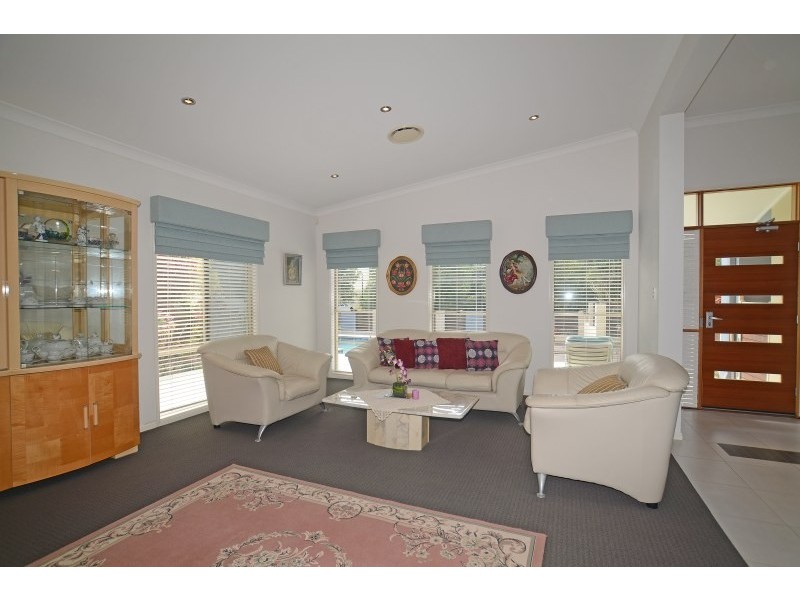 8 Gilgandra Close, Reedy Creek QLD 4227