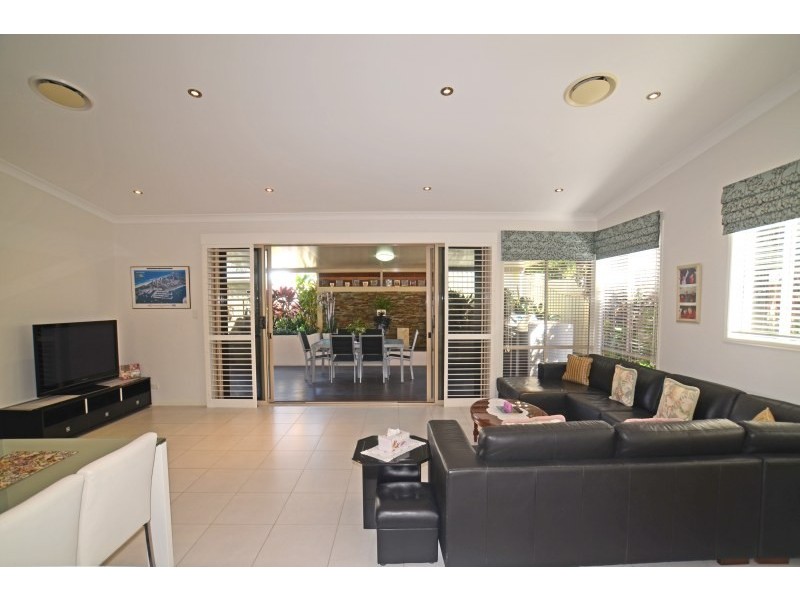 8 Gilgandra Close, Reedy Creek QLD 4227