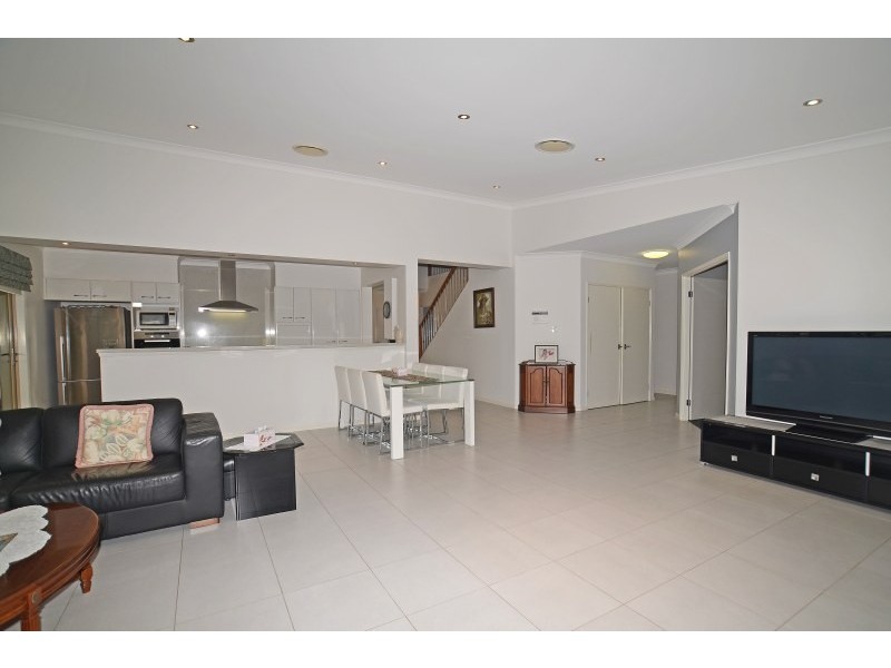 8 Gilgandra Close, Reedy Creek QLD 4227