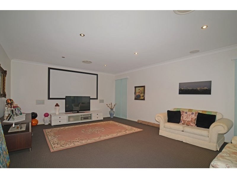 8 Gilgandra Close, Reedy Creek QLD 4227
