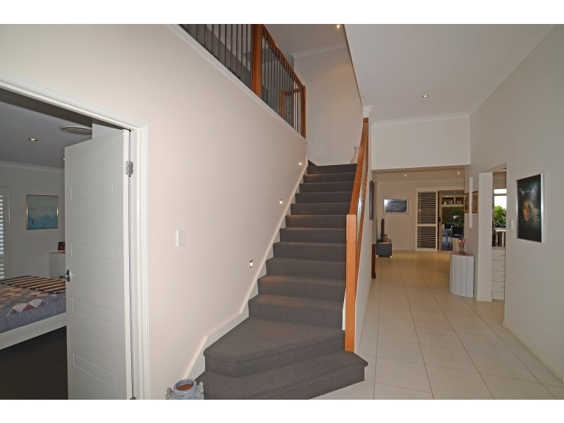 8 Gilgandra Close, Reedy Creek QLD 4227